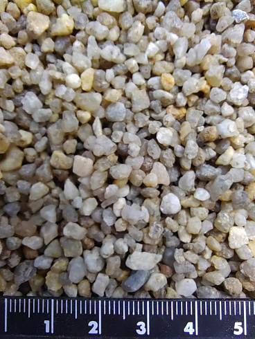 Кварцевый песок для площадок фр. 2-5 мм.  купить в Мариуполе фото Камень Клуб