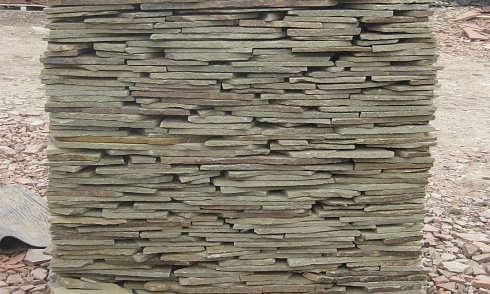 Kamenclub.ru: Песчаник пластушка серо-зеленый (1,5 см)  купить в Мариуполе плитняк - пластушка серо-зеленый, серый, зеленый пластушка рваная ландшафтная колотая 10200 руб/м3   фото КАМЕНЬ КЛУБ