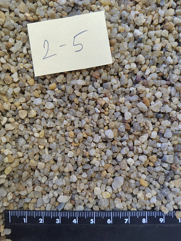 Кварцевый песок для площадок фр. 2-5 мм.  купить в Мариуполе фото Камень Клуб